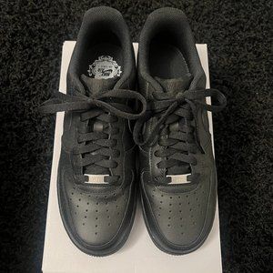 Air Force 1's - Black - Like New